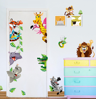 Hiasan pintu kamar dari sticker