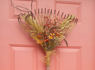 Hiasan pintu kamar dari bunga