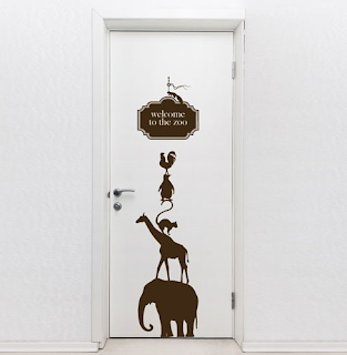 Hiasan pintu kamar dari sticker